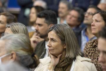El Cabildo ratifica su compromiso de preservar la Memoria Histórica en la presentación del libro 'Héroes de chabola'/TA.